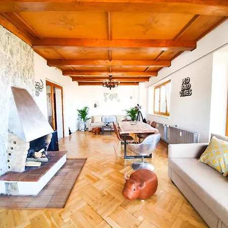 Amazing With Hot Tub, Sauna And Pool