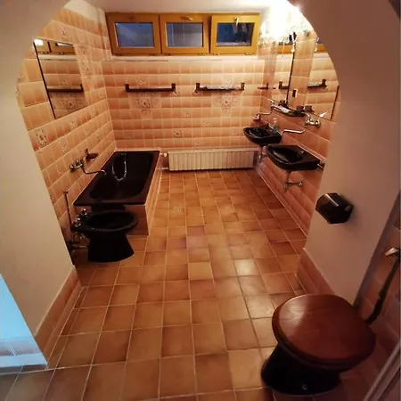 Villa Amazing With Hot Tub, Sauna And Pool *