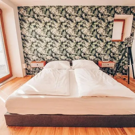 Amazing With Hot Tub, Sauna And Pool Villa Prága