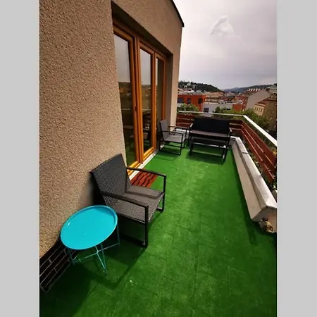 Amazing With Hot Tub, Sauna And Pool Prága