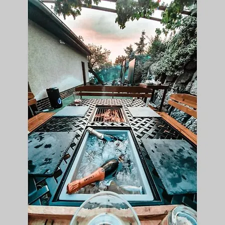 Villa Amazing With Hot Tub, Sauna And Pool *
