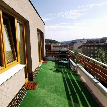 Amazing With Hot Tub, Sauna And Pool Villa Prága